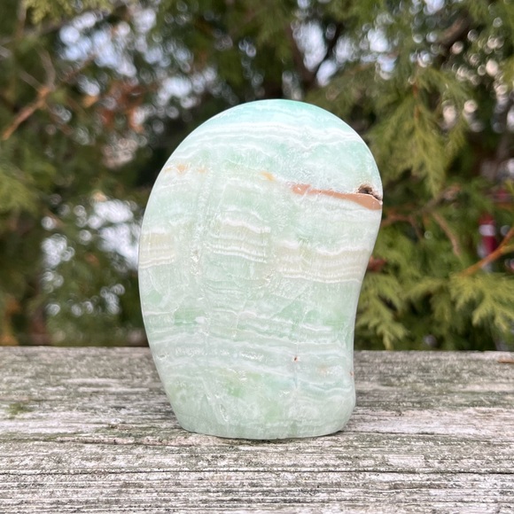 Caribbean Calcite Freeform - Picture 2 of 5